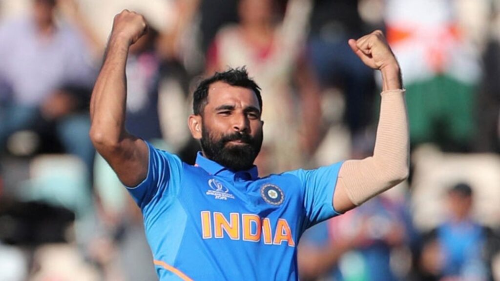 सबसे कम वनडे मैचों में 200 विकेट